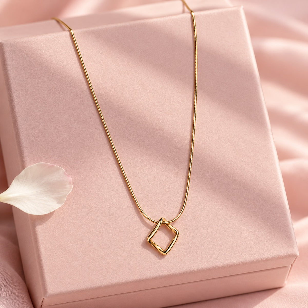 Square pendant necklace - photo 2