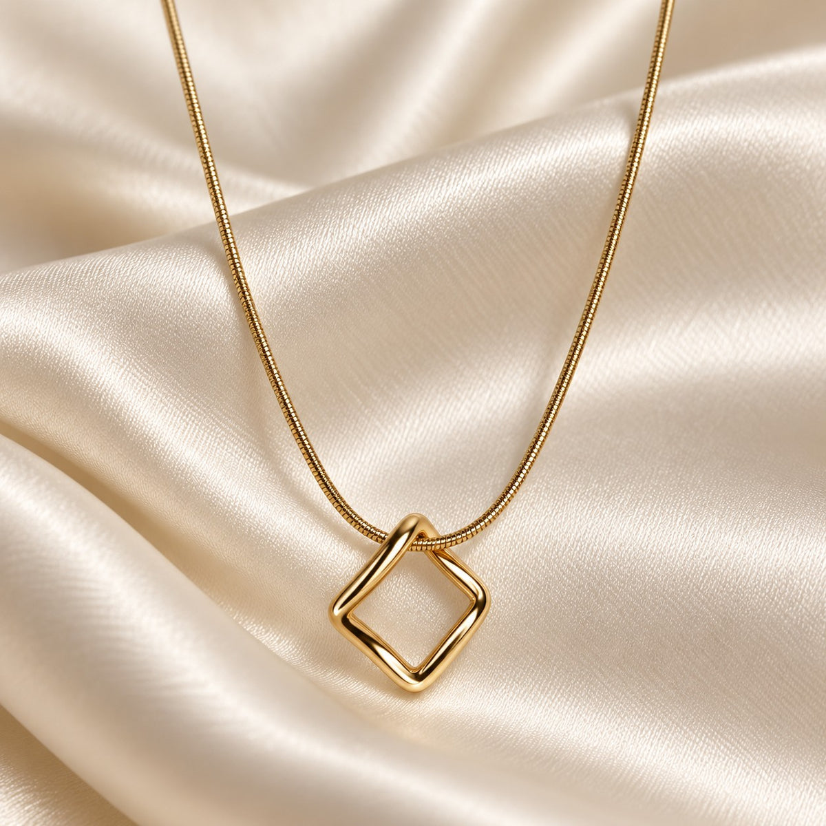 Square pendant necklace - photo 5